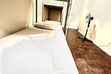 هاستل Lisboa Parque Guest House