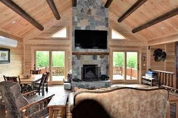 Сельский дом Back Lake Lodges Eagles Nest