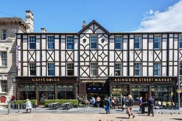 Black Pearl Luxury Apartments