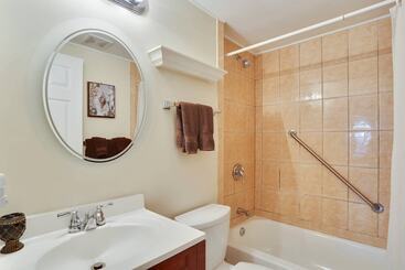 茅舍 Emma S Secret By Avantstay Heart Of Old Town W/ Shared Pool Month Long Stays Only