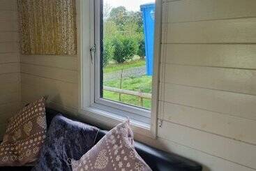 קוטג'' Glamping Hut   Riverview 5