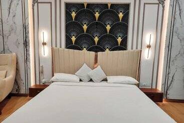 Lake View Hotel And Resort