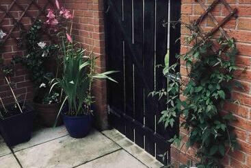 إقامة 3 Bed House In Armagh City