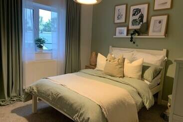 إقامة Impeccable 3 Bed Bungalow Near Launceston