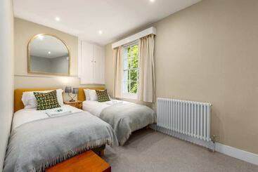 بيت ريفى The Victorian House   Enticing 3bdr House With Garden
