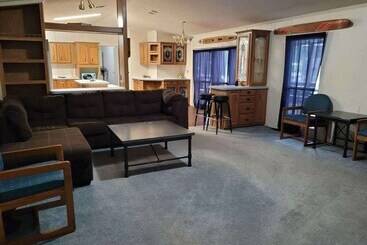 별장 Bullfrog Marina Rv Park And Cabins