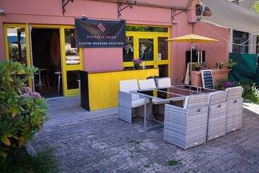 Отель De Trois Mont Blanc