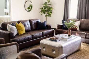 بيت ريفى Luna By Avantstay Industrial Artist S Loft In Old Town W/ Billiards