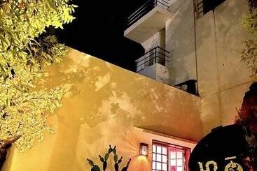 펜션 Marbella Boutique Art