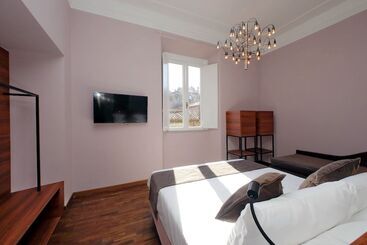 پانسیون Youroom  Coppelle