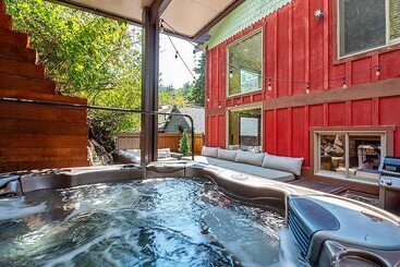 کلبه Red Hawk By Avantstay Charming Cabin W/ Theatre & Spa 5mins To Deer Valley Mtn