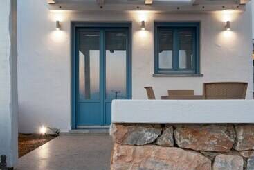 레지던스 Camvillia Donoussa Village Suites