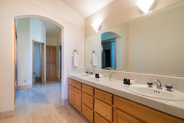 コテージ Sparrow By Avantstay Modern Mountain Retreat W/ Hot Tub, Pool Table & Games!