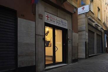 مسافرخانه Red And Blues Music Hotel Genova