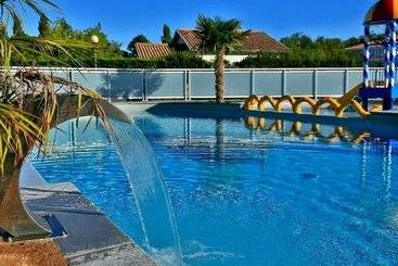 ホテル Camping Les Abberts