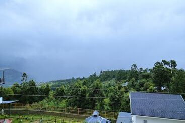 فندق Firefly Resort