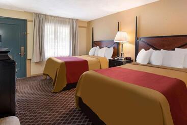 فندق على الطريق Rodeway Inn