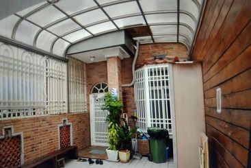 تختخواب و صبحانه Yingxia Kening