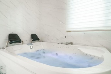 Gyeongju Nunkoip Pension