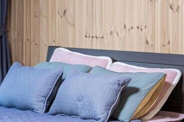 Gyeongju Byeolgwadaliyagi Pension