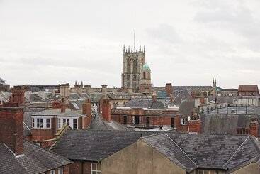 Апарт-отель Humber Lofts Serviced Suites