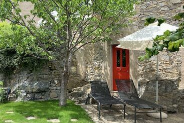 بيت ريفى Medieval Mountain Setting With Private Garden