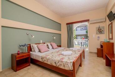 هتل آپارتمان Nicole Studios