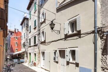 ペンション Calnova Suites