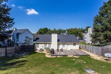 住所  Basketball Court Cozy 3 Br In Decatur
