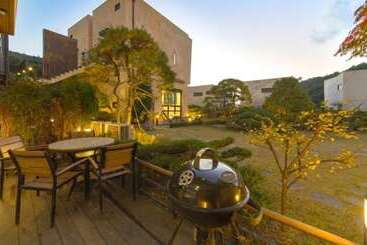 Taean Bohemia Village Pension