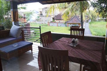 شاليه Puri Indrakila