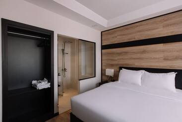 هتل The Chill Suites   City Center