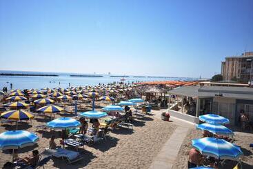 Grand Hotel Azzurra Club