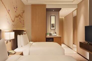 בית מלון כפרי Hilton Garden Inn Dandong