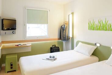 هتل Ibis Budget Saintomer Centre