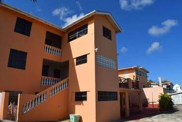 Szálloda Shonlan Inn And Apartments