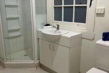 هتل Star Bar Cafe &