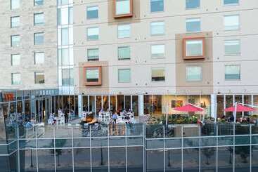 The Art Hotel Denver, Curio Collection By Hilton