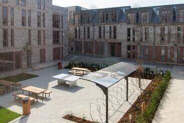 ユースホステル Ensuite Rooms Students Only   Canterbury   Campus Accommodation