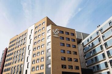 호스텔 Ensuite Rooms Students Only   Portsmouth