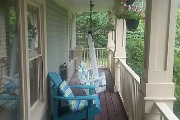 ベッドアンドブレックファースト Carriage House Inn Four And A Half Stars