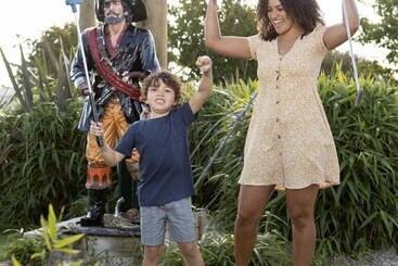 Elite Bluewater Lodge