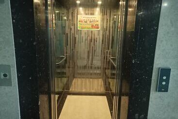 酒店 Suruli Pallazzio