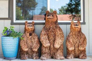 모텔 Buck Meadows Lodge