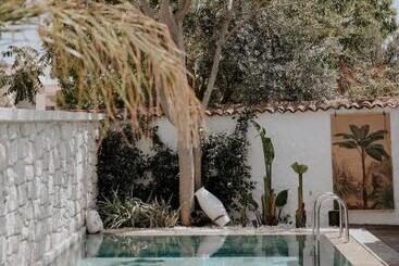 Paye Alaçatı Butik Otel