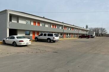 Travelerslodge Motel