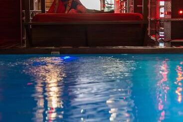 旅馆 Reina Roja Hostal