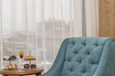 ホテル Golden Tulip Jalandhar