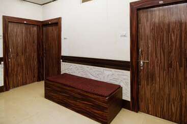 Отель Goroomgo Mayur Jabalpur