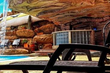 בית מלון כפרי Las Rocas Resort